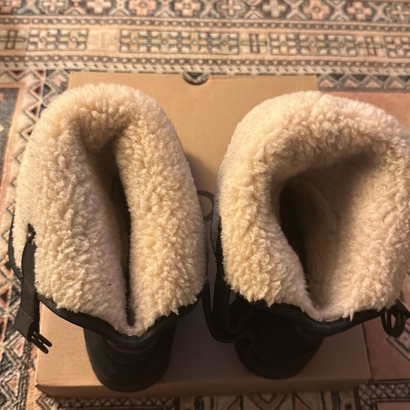 Ugg W Aldon Boots - Picture 9 of 9